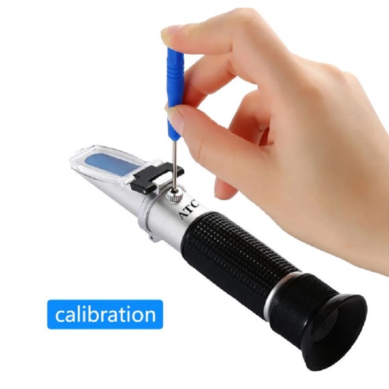 Generic Medical Refractometer ATC Protein Refractometer Concentration Meter - SP: 0-12g/dL, U.G: 1.000-1.050 - Image 4