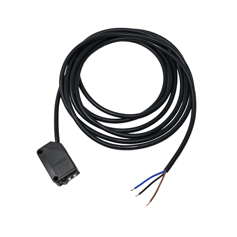 Omron E3Z-D61 Photoelectric Sensor, NPN Open-Collector, 12-24 VDC, 5-100 mm Sensing, IP67 - Image 2