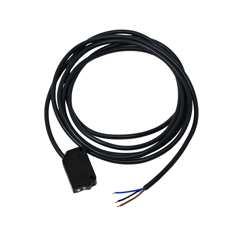 Omron E3Z-T61 Through-Beam Photoelectric Sensor, NPN Open-Collector, 12-24 VDC, 15 m Sensing, IP67 - Image 3