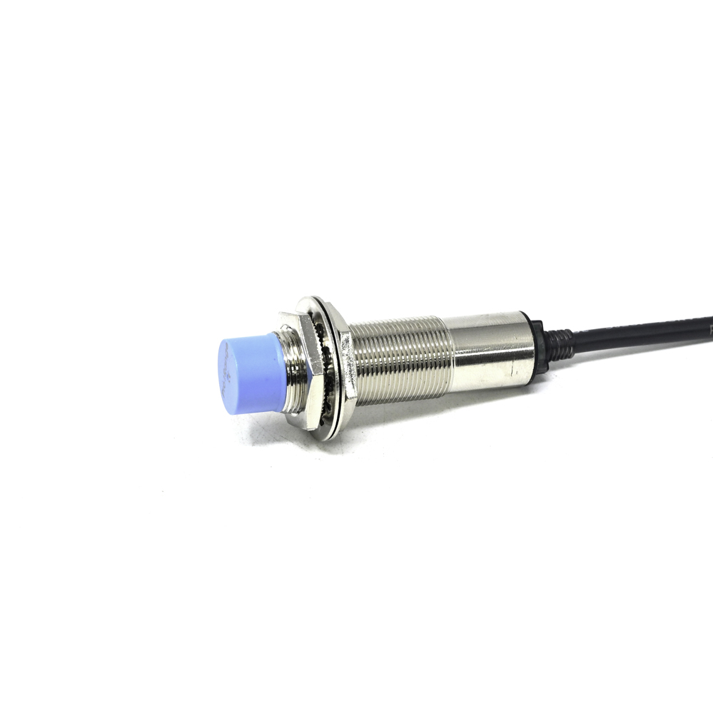 Pro-Range CLJ-A18-8APA Inductive Proximity Sensor, Detection Distance 8mm - PNP Output, M18 Thread