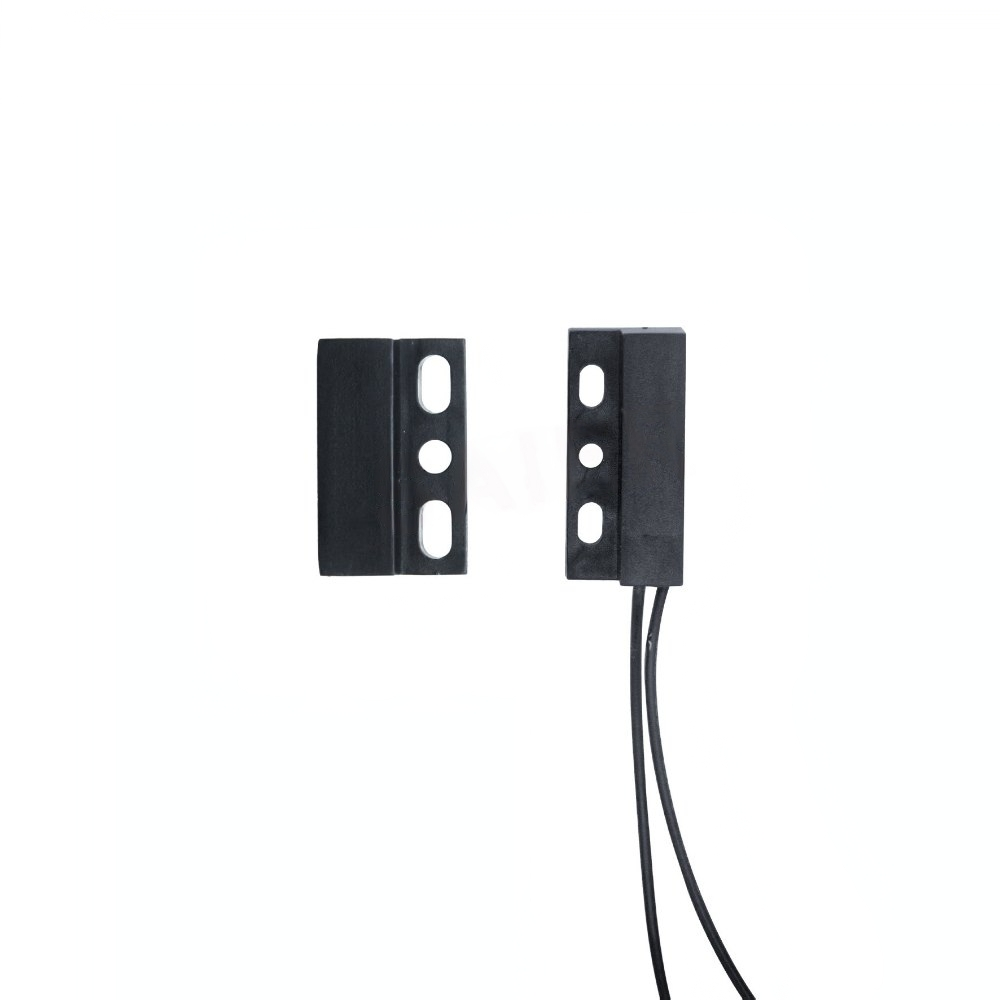 Saier SEN-K011010 Proximity Switch with Magnet - 200V DC, 0.5A Max