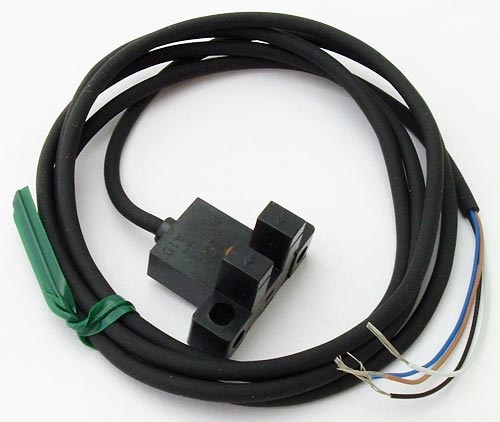 Panasonic SUNX PM-L44 U-Slot Type Small Photoelectric Sensor - 5mm Range, 5-24VDC, NPN Output - Image 2